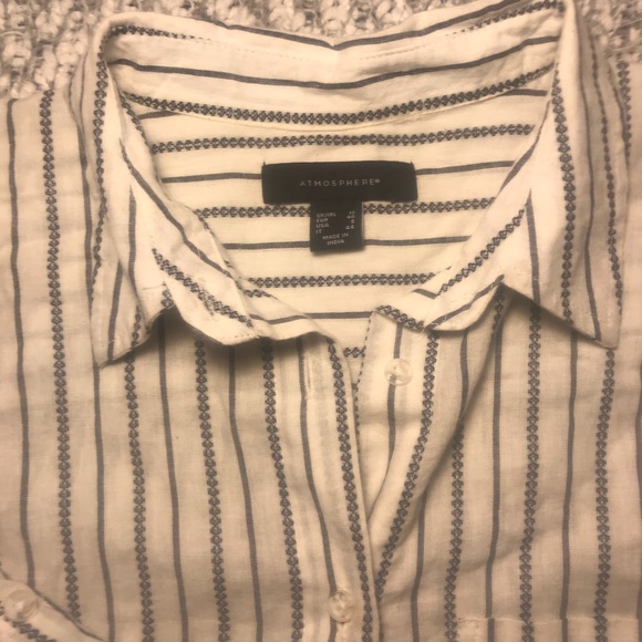 Button down top - Picture 2 of 6